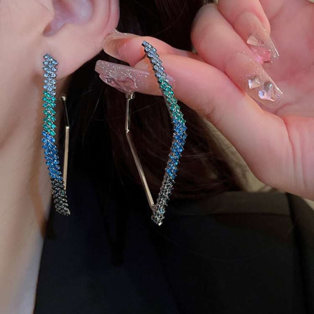 🪩 Sterling Silver Rhinestone Earrings 🪩 - Picture 2 of 6